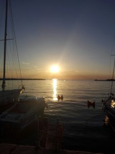 Barrierefreier Urlaub mit Rollstuhl in Triest – Sonnenuntergang am Meer